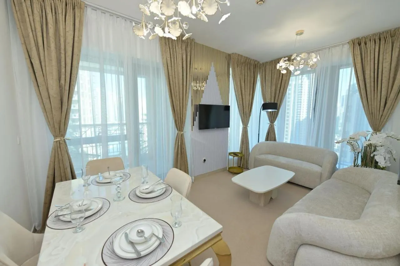 דובאי La Vista Holiday Home