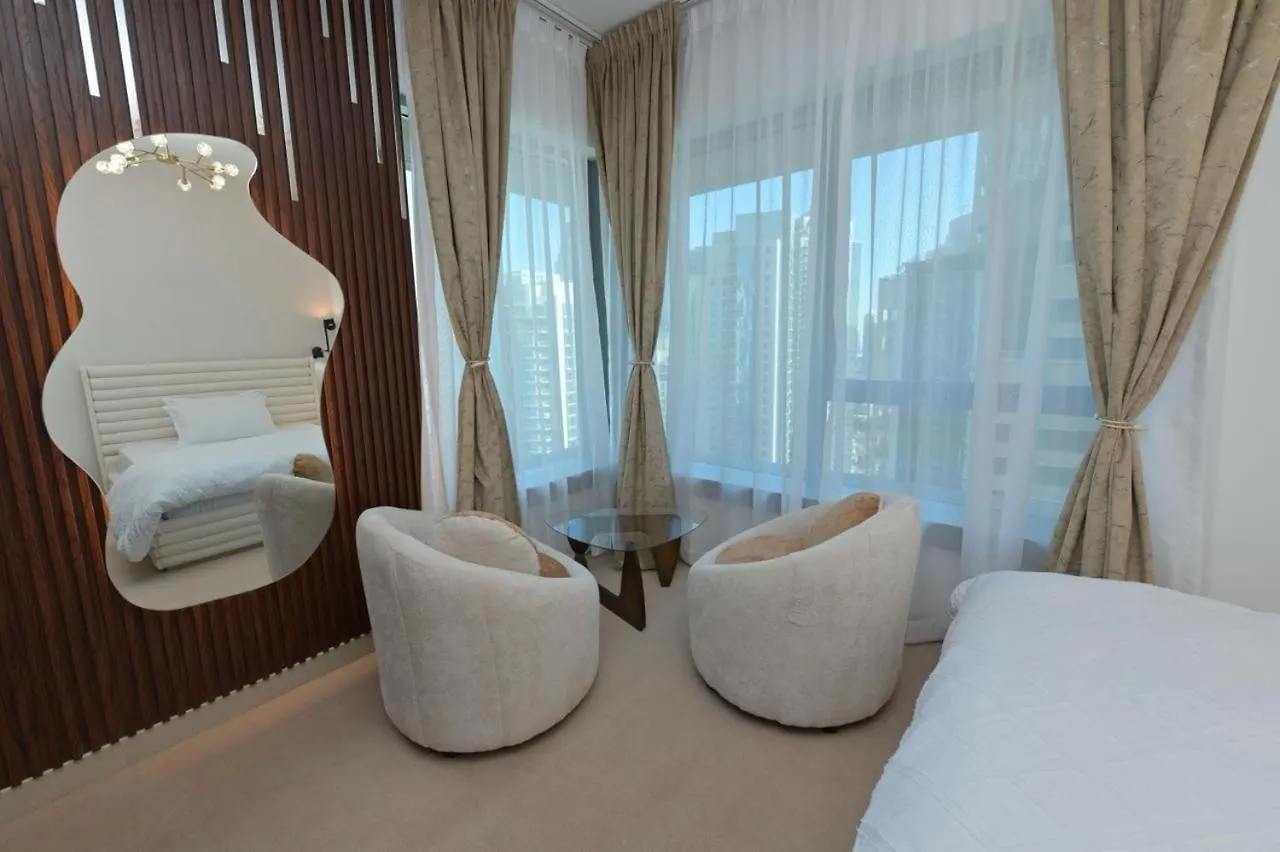 Apartment La Vista Holiday Home Dubai